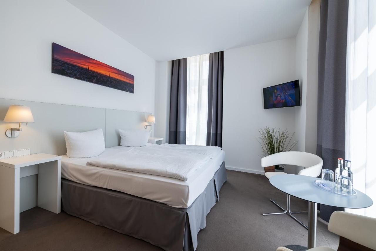 Hotel Ko15 ลูเบค ภายนอก รูปภาพ